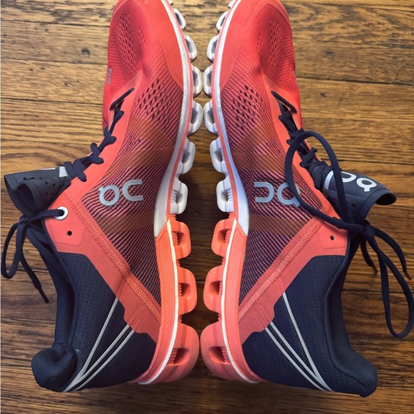 On Cloudflow Athletic Shoes Womens Size W10 Red Blue Mesh Running Outdoor Gym - Picture 9 of 13